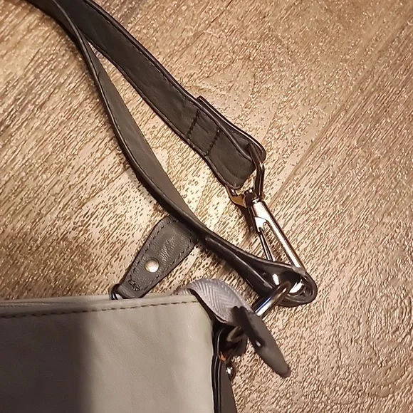 ‼️50%_5+Bundles‼️ ROSETTI Shoulder Bag P2 - Picture 9 of 14